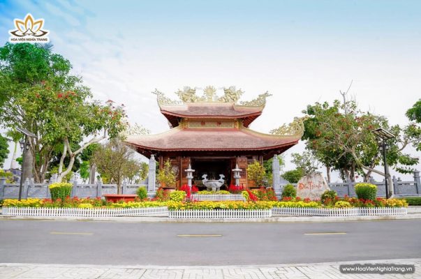 Đền trình Hoa Viên Bình An