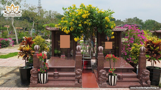 Mộ đôi ở Phúc An Viên